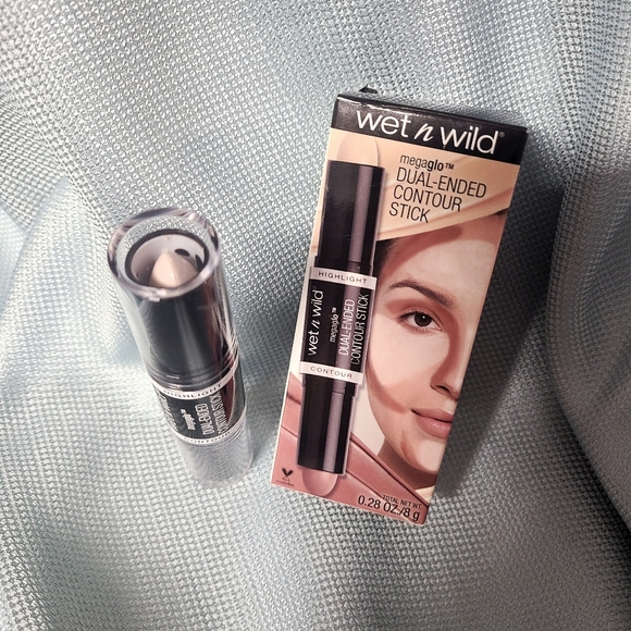 FREE AddOn wet n wild MegaGlo Dual-Ended Contour Stick, Light Medium - Picture 4 of 6